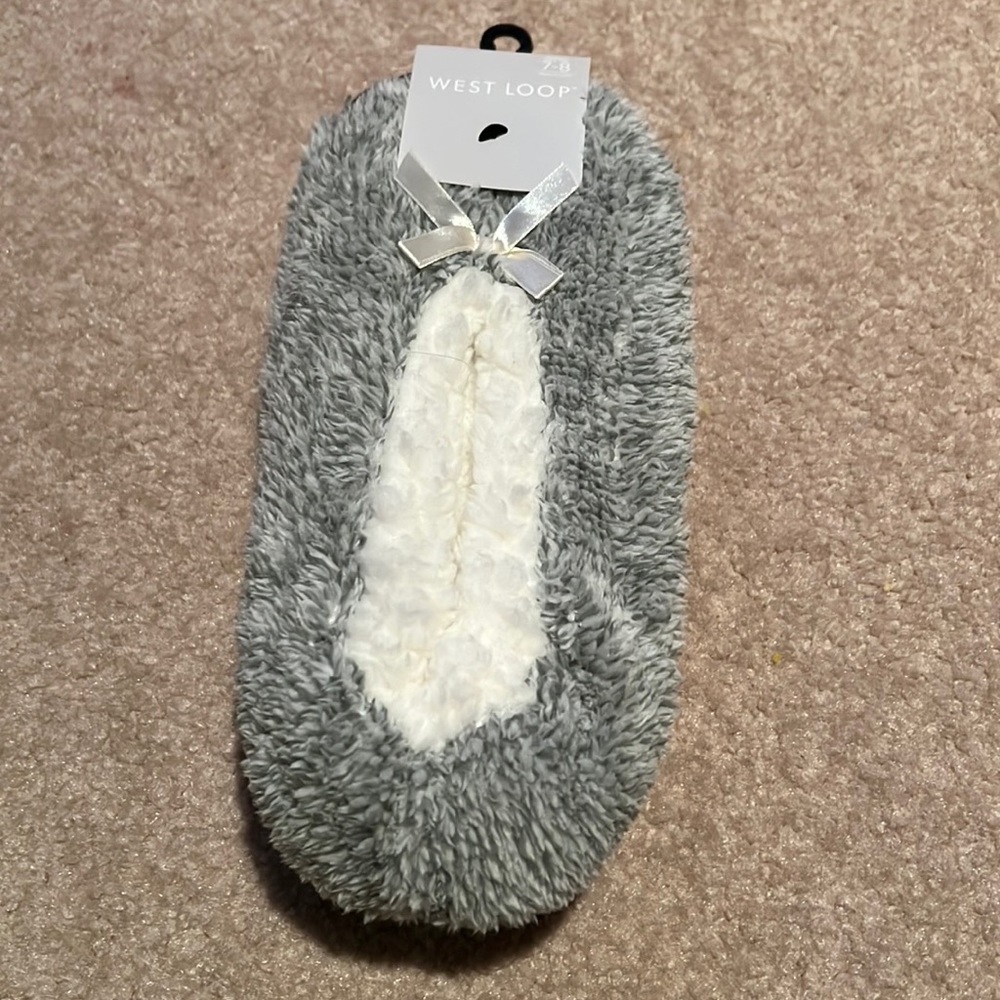 Nwt women’s ballet fuzzy slipper socks